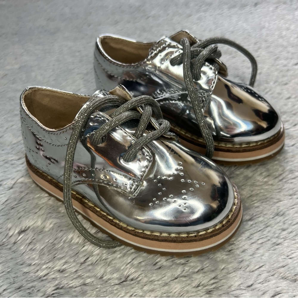 [2/$20] ZARA KIDS Girl’s Metallic Silver Lace Up Shoes Size 21